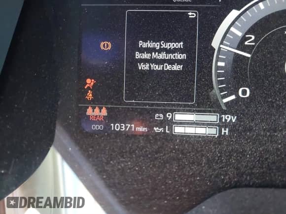 2024 Toyota Tundra Limited z VIN 5TFWA5DB9RX161273, wystawiony jako IAAI lot #41676655 z przebiegiem 10 371 mil mil oraz . Historia ofert i sprzedaży dostępna na DreamBid. Obrazek 16.