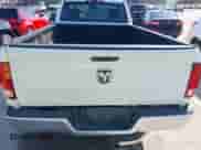 2019 Ram 1500 Tradesman z VIN 3C6JR6DT7KG546768, wystawiony jako IAAI lot #43206265 z przebiegiem 127 478 mil mil oraz . Historia ofert i sprzedaży dostępna na DreamBid. Obrazek 16.