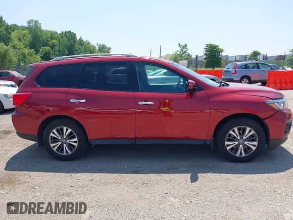 2017 Nissan Pathfinder Platinum z VIN 5N1DR2MM4HC628939, wystawiony jako IAAI lot #42726752 z przebiegiem 168 043 mil mil oraz . Historia ofert i sprzedaży dostępna na DreamBid. Obrazek 13.