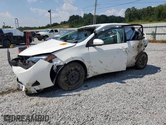 2019 Toyota Corolla L z VIN 5YFBURHE4KP889878, wystawiony jako Copart lot #86661395 z przebiegiem 84 243 mil mil oraz Szkoda całkowita • Salvage title. Historia ofert i sprzedaży dostępna na DreamBid. Obrazek 1.