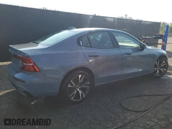 2024 Volvo S60 Core Dark Theme with VIN 7JRL12FK5RG321682, listed as a Copart auction lot 68924385 with 30,648 mi miles and Salvage title. Bid and sale history available at DreamBid. Image 3.