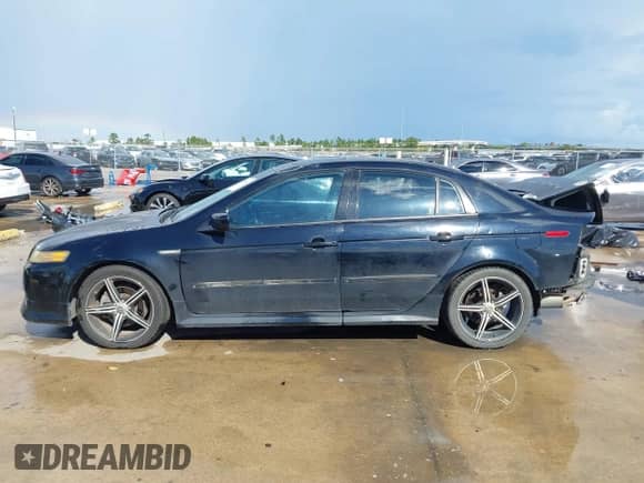 2006 Acura TL z VIN 19UUA66236A003506, wystawiony jako IAAI lot #43255441 z przebiegiem 228 239 mil mil oraz . Historia ofert i sprzedaży dostępna na DreamBid. Obrazek 15.