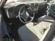 2000 Chevrolet S-10 LS z VIN 1GCCS1453YK264915, wystawiony jako Copart lot #46290675 z przebiegiem Nie podano mil oraz Szkoda całkowita • Salvage title. Historia ofert i sprzedaży dostępna na DreamBid. Obrazek 8.