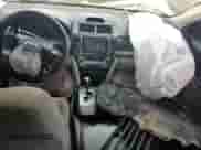 2012 Toyota Camry L z VIN 4T1BF1FK6CU518385, wystawiony jako Copart lot #71711765 z przebiegiem 272 274 mil mil oraz Czysty tytuł • Clean title. Historia ofert i sprzedaży dostępna na DreamBid. Obrazek 8.