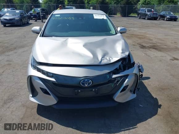 2018 Toyota Prius Plus z VIN JTDKARFP0J3075649, wystawiony jako IAAI lot #42569053 z przebiegiem 99 581 mil mil oraz . Historia ofert i sprzedaży dostępna na DreamBid. Obrazek 12.