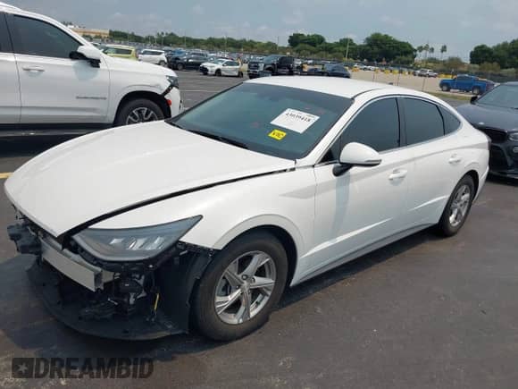 2022 Hyundai Sonata SE с VIN KMHL24JA3NA228142, выставлен на аукционе IAAI как лот 43039418 с пробегом 10 471 миль миль и . История ставок и продаж доступна на DreamBid. Изображение 18.