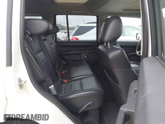 2010 Jeep Commander Sport с VIN 1J4RG4GK3AC118880, выставлен на аукционе IAAI как лот 42719123 с пробегом Не указан миль и . История ставок и продаж доступна на DreamBid. Изображение 8.