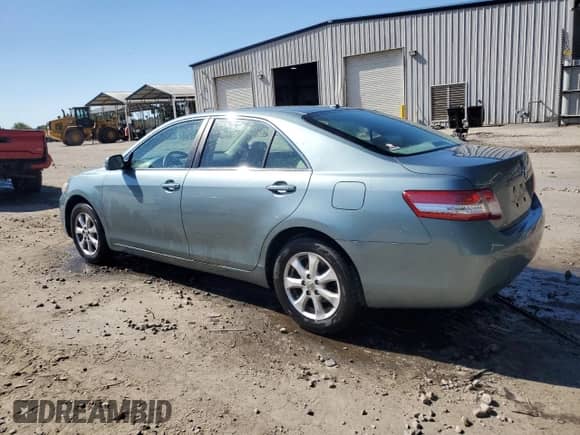 2011 Toyota Camry LE z VIN 4T1BF3EKXBU615598, wystawiony jako Copart lot #85899745 z przebiegiem 144 922 mil mil oraz Szkoda całkowita • Salvage title. Historia ofert i sprzedaży dostępna na DreamBid. Obrazek 2.