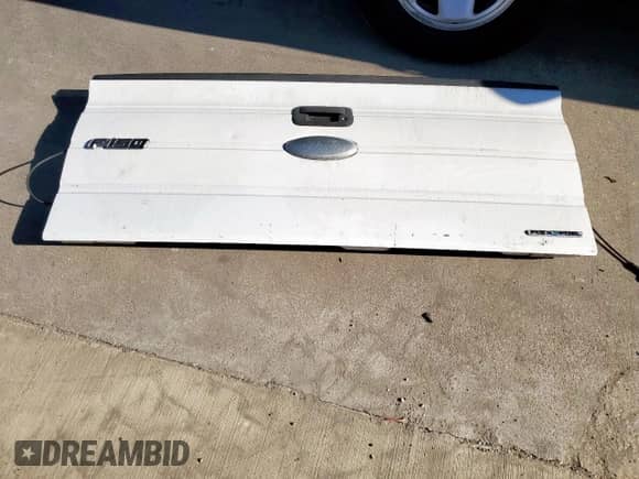 2014 Ford F-150 XL z VIN 1FTMF1CM6EFC68527, wystawiony jako Copart lot #82366255 z przebiegiem 301 078 mil mil oraz Czysty tytuł • Clean title. Historia ofert i sprzedaży dostępna na DreamBid. Obrazek 12.