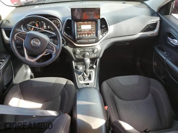 2016 Jeep Cherokee Latitude with VIN 1C4PJMCB3GW117577, listed as a Copart auction lot 70693805 with 114,675 mi miles and Clean title. Bid and sale history available at DreamBid. Image 8.