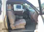 2004 Toyota Tacoma PreRunner z VIN 5TESM92N54Z374300, wystawiony jako IAAI lot #42231773 z przebiegiem 92 961 mil mil oraz . Historia ofert i sprzedaży dostępna na DreamBid. Obrazek 5.