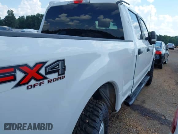 2018 Ford F-250 XL с VIN 1FT7W2B63JEB70397, выставлен на аукционе IAAI как лот 41637099 с пробегом 163 126 миль миль и . История ставок и продаж доступна на DreamBid. Изображение 18.