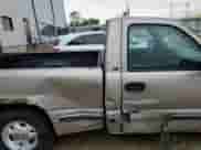 2000 GMC Sierra 1500 SL с VIN 1GTEC14WXYZ107307, выставлен на аукционе Copart как лот 57343065 с пробегом 191 013 миль миль и На запчасти • Non repairable. История ставок и продаж доступна на DreamBid. Изображение 10.