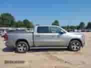 2022 Ram 1500 Laramie z VIN 1C6SRFJT0NN362552, wystawiony jako IAAI lot #43220035 z przebiegiem 50 088 mil mil oraz . Historia ofert i sprzedaży dostępna na DreamBid. Obrazek 13.