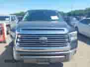 2019 Toyota Tundra SR5 с VIN 5TFAY5F17KX825862, выставлен на аукционе IAAI как лот 42212150 с пробегом 101 117 миль миль и . История ставок и продаж доступна на DreamBid. Изображение 11.