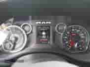 2021 Ram 1500 Lone Star z VIN 1C6SRFFT6MN695393, wystawiony jako IAAI lot #42344282 z przebiegiem 12 796 mil mil oraz . Historia ofert i sprzedaży dostępna na DreamBid. Obrazek 7.