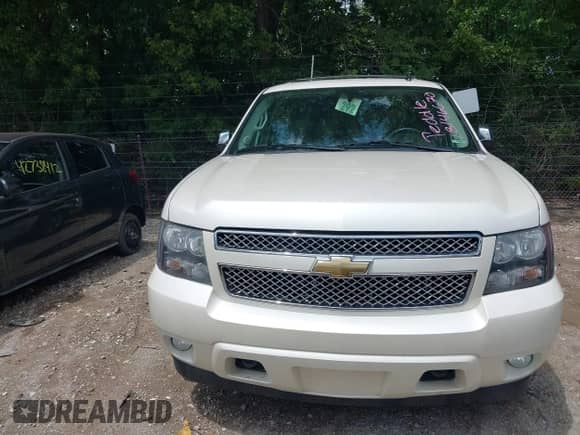 2010 Chevrolet Tahoe LTZ with VIN 1GNUKCE09AR187118, listed as a IAAI auction lot 42736262 with 162,947 mi miles and . Bid and sale history available at DreamBid. Image 6.