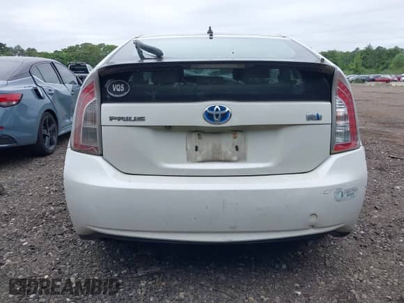 2015 Toyota Prius Four с VIN JTDKN3DUXF0464365, выставлен на аукционе IAAI как лот 42604213 с пробегом 171 948 миль миль и . История ставок и продаж доступна на DreamBid. Изображение 16.