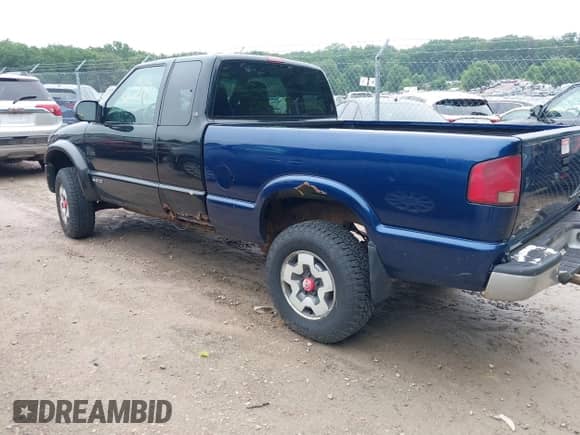 2000 Chevrolet S-10 LS ZR2 с VIN 1GCCT19W7Y8123342, выставлен на аукционе IAAI как лот 42576278 с пробегом 140 611 миль миль и . История ставок и продаж доступна на DreamBid. Изображение 3.