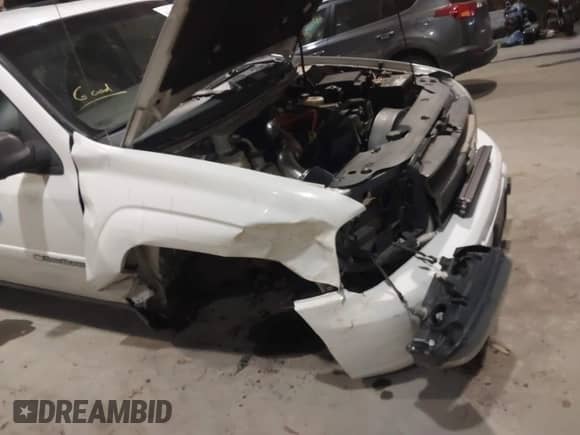 2002 Chevrolet TrailBlazer LS with VIN 1GNDT13S822239757, listed as a IAAI auction lot 41346981 with 192,281 mi miles and . Bid and sale history available at DreamBid. Image 6.