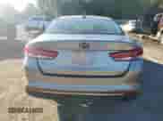 2016 Kia Optima EX z VIN 5XXGU4L33GG084047, wystawiony jako Copart lot #90309115 z przebiegiem 72 619 mil mil oraz Szkoda całkowita • Salvage title. Historia ofert i sprzedaży dostępna na DreamBid. Obrazek 6.