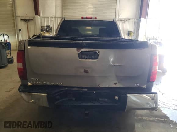 2007 Chevrolet Silverado 1500 LTZ z VIN 3GCEK13387G518522, wystawiony jako Copart lot #82275535 z przebiegiem 274 807 mil mil oraz Szkoda całkowita • Salvage title. Historia ofert i sprzedaży dostępna na DreamBid. Obrazek 6.