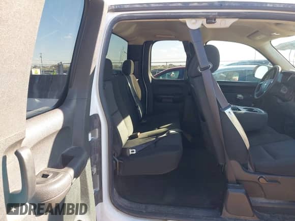 2012 Chevrolet Silverado 1500 LS z VIN 1GCRCREA1CZ180190, wystawiony jako IAAI lot #43498150 z przebiegiem 298 253 mil mil oraz . Historia ofert i sprzedaży dostępna na DreamBid. Obrazek 8.