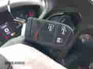 2022 Ram ProMaster Cargo z VIN 3C6LRVDG0NE111435, wystawiony jako IAAI lot #41854667 z przebiegiem 72 524 mil mil oraz . Historia ofert i sprzedaży dostępna na DreamBid. Obrazek 11.