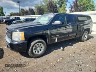 2010 Chevrolet Silverado 1500 LS with VIN 1GCSKREA3AZ192620, listed as a Copart auction lot 65800735 with 181,324 mi miles and Clean title. Bid and sale history available at DreamBid. Image 1.