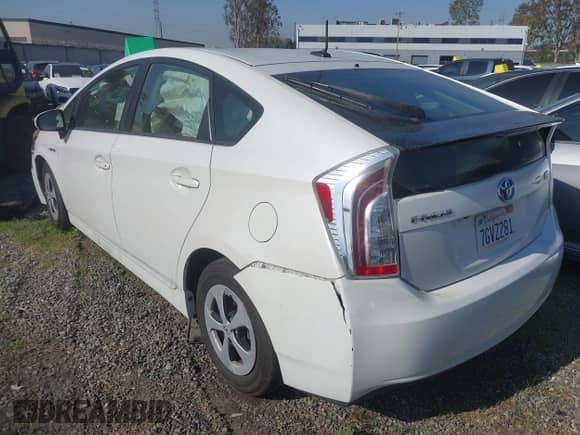 2014 Toyota Prius Three с VIN JTDKN3DU6E0375889, выставлен на аукционе IAAI как лот 43345105 с пробегом 109 051 миль миль и . История ставок и продаж доступна на DreamBid. Изображение 3.
