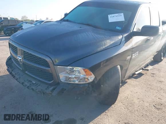 2018 Ram 1500 Express z VIN 1C6RR7FT5JS198871, wystawiony jako IAAI lot #41876526 z przebiegiem 110 805 mil mil oraz . Historia ofert i sprzedaży dostępna na DreamBid. Obrazek 6.
