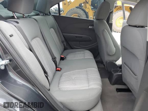 2020 Chevrolet Sonic LT z VIN 1G1JD5SB2L4140562, wystawiony jako Copart lot #69694575 z przebiegiem 69 264 mil mil oraz Szkoda całkowita • Salvage title. Historia ofert i sprzedaży dostępna na DreamBid. Obrazek 10.