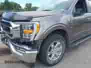 2021 Ford F-150 XLT z VIN 1FTFW1E87MKD40303, wystawiony jako IAAI lot #42913145 z przebiegiem 78 826 mil mil oraz . Historia ofert i sprzedaży dostępna na DreamBid. Obrazek 17.