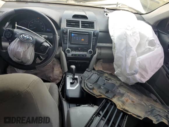 2012 Toyota Camry L z VIN 4T1BF1FK6CU518385, wystawiony jako Copart lot #71711765 z przebiegiem 272 274 mil mil oraz Czysty tytuł • Clean title. Historia ofert i sprzedaży dostępna na DreamBid. Obrazek 8.