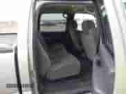 2007 Chevrolet Silverado 1500 LT1 z VIN 2GCEK13Z571120973, wystawiony jako IAAI lot #43546578 z przebiegiem 262 737 mil mil oraz . Historia ofert i sprzedaży dostępna na DreamBid. Obrazek 8.