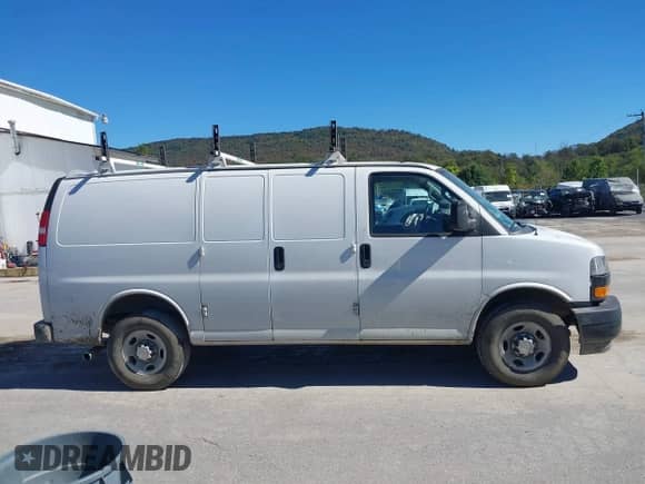 2021 Chevrolet Express Cargo with VIN 1GCWGAF71M1183506, listed as a IAAI auction lot 43345538 with 81,433 mi miles and . Bid and sale history available at DreamBid. Image 13.