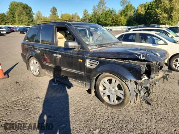 2006 Land Rover Range Rover Sport HSE z VIN SALSF25456A920586, wystawiony jako Copart lot #85199405 z przebiegiem 157 216 mil mil oraz Szkoda całkowita • Salvage title. Historia ofert i sprzedaży dostępna na DreamBid. Obrazek 4.