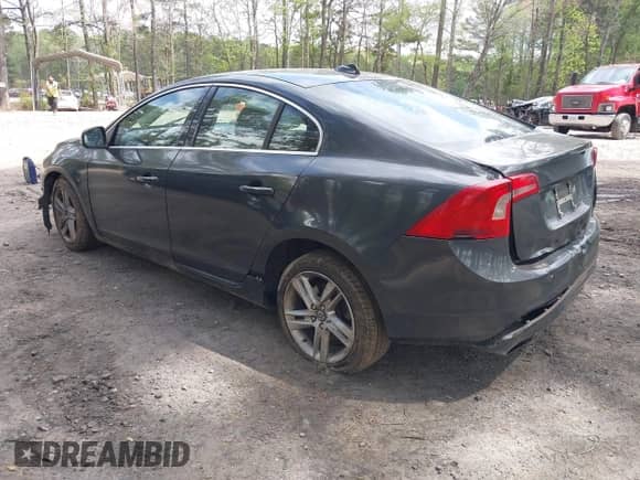 2015 Volvo S60 T5 Premier с VIN YV1612TB2F1307263, выставлен на аукционе IAAI как лот 42002548 с пробегом 107 433 миль миль и . История ставок и продаж доступна на DreamBid. Изображение 3.