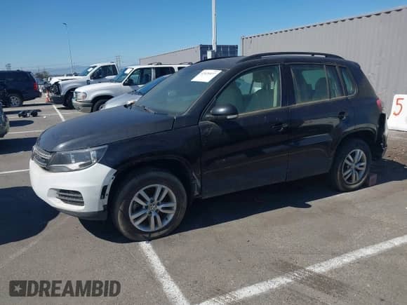 2017 Volkswagen Tiguan S с VIN WVGAV7AX2HK000068, выставлен на аукционе IAAI как лот 42626037 с пробегом 31 307 миль миль и . История ставок и продаж доступна на DreamBid. Изображение 19.