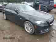 2014 BMW 5 Series 528i z VIN WBA5A5C54ED509366, wystawiony jako Copart lot #84202125 z przebiegiem 100 136 mil mil oraz Czysty tytuł • Clean title. Historia ofert i sprzedaży dostępna na DreamBid. Obrazek 4.