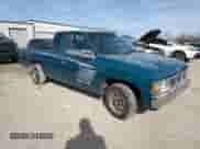 1995 Nissan Frontier XE z VIN 1N6HD16S2SC367437, wystawiony jako Copart lot #46628995 z przebiegiem 220 344 mil mil oraz Szkoda całkowita • Salvage title. Historia ofert i sprzedaży dostępna na DreamBid. Obrazek 4.