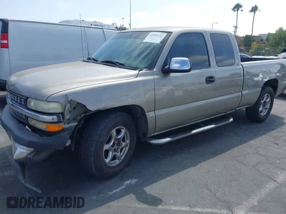 2001 Chevrolet Silverado 1500 LS with VIN 2GCEC19V611225126, listed as a IAAI auction lot 42995142 with 231,035 mi miles and . Bid and sale history available at DreamBid. Image 17.