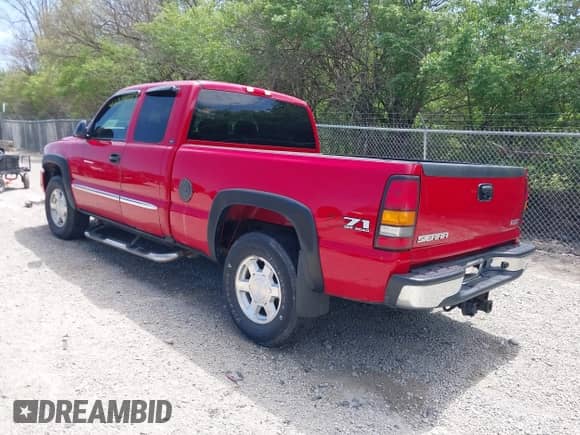 2005 GMC Sierra 1500 SLE with VIN 2GTEK19B651230471, listed as a IAAI auction lot 42054989 with 168,618 mi miles and . Bid and sale history available at DreamBid. Image 3.