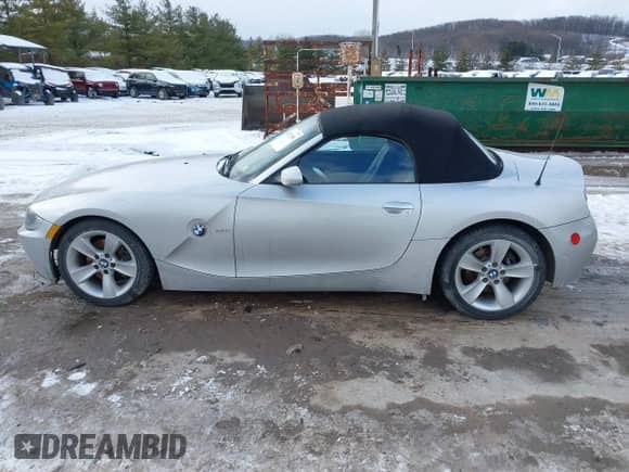 2007 BMW Z4 3.0i with VIN 4USBU33557LW59829, listed as a IAAI auction lot 41272808 with 149,456 mi miles and . Bid and sale history available at DreamBid. Image 14.