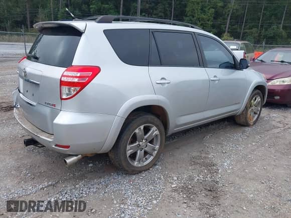 2010 Toyota RAV4 Sport с VIN JTMWF4DV2A5023760, выставлен на аукционе IAAI как лот 43402287 с пробегом 259 088 миль миль и . История ставок и продаж доступна на DreamBid. Изображение 4.