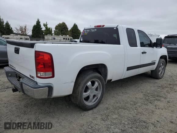 2008 GMC Sierra 1500 Work Truck with VIN 2GTEC19C781125822, listed as a Copart auction lot 71683234 with 246,362 mi miles and Salvage title. Bid and sale history available at DreamBid. Image 3.