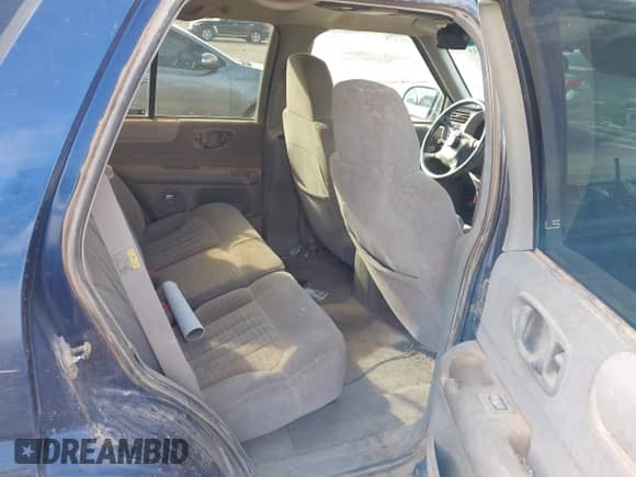 2002 Chevrolet Blazer LS with VIN 1GNDT13W82K101185, listed as a IAAI auction lot 43332635 with 130,604 mi miles and . Bid and sale history available at DreamBid. Image 8.