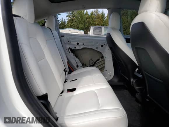 2020 Tesla Model Y Long Range с VIN 5YJYGDEE6LF023427, выставлен на аукционе Copart как лот 81877945 с пробегом 52 307 миль миль и Списание • Salvage title. История ставок и продаж доступна на DreamBid. Изображение 11.