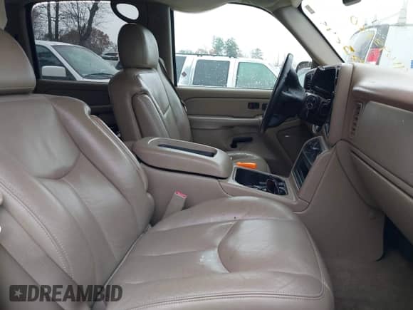 2005 Chevrolet Silverado 1500 LT with VIN 2GCEK13T951250845, listed as a IAAI auction lot 41093130 with 131,092 mi miles and . Bid and sale history available at DreamBid. Image 5.