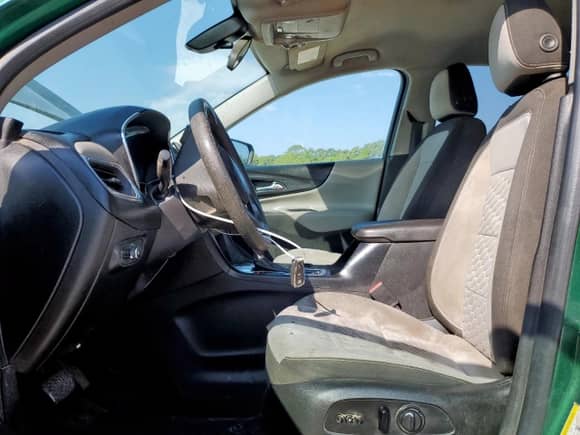 2019 Chevrolet Equinox LS с VIN 2GNAXHEV9K6194418, выставлен на аукционе Copart как лот 80703475 с пробегом 129 288 миль миль и Списание • Salvage title. История ставок и продаж доступна на DreamBid. Изображение 7.